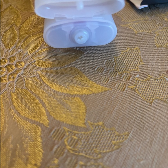 L'Oreal Miracle Blur Instant Skin Smoother with SPF 30 NEW - Picture 4 of 5